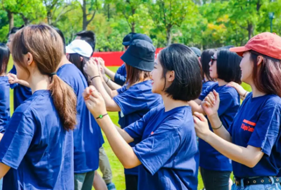 "休息日的团建我不去"!00后依旧稳定发挥