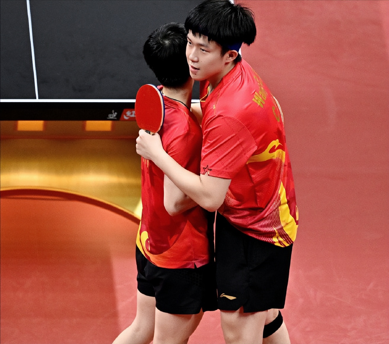 国乒天选cp王楚钦孙颖莎,互相成长陪伴5年,捏脸是必磕动作
