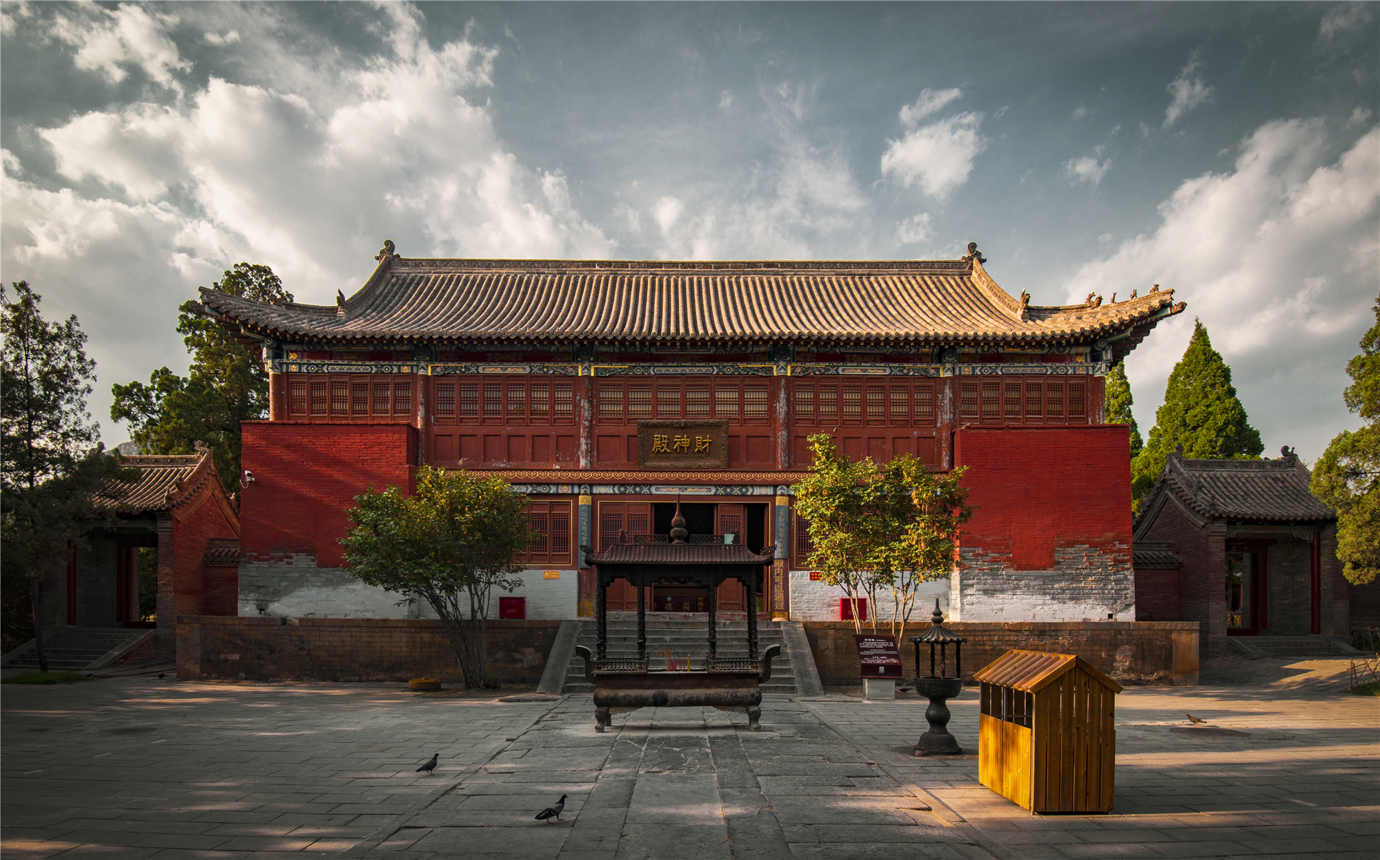 河南最大的古建筑群,占地11万平方米,素有"小故宫"美称!