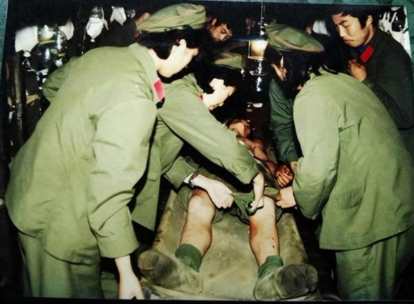 猫耳洞女战士赵慧猫耳洞居住40天男兵难以体会女性之痛