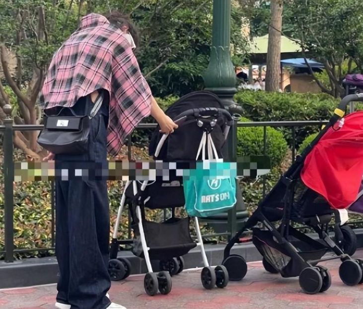 《知否》cp又要重新成真了?赵丽颖一家三口再聚餐,亲情没消失