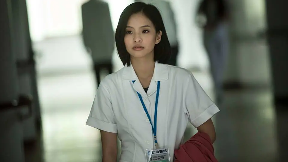 从个体,社会两方面来看《麻醉风暴》,将部分悬念设置放在角色中