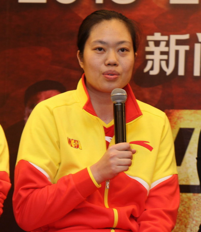41岁陈晓丽:被称作"女篮王治郅",嫁给公务员,如今是大学教授
