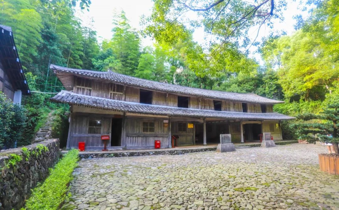 中共浙江省一大会址(冠尖)