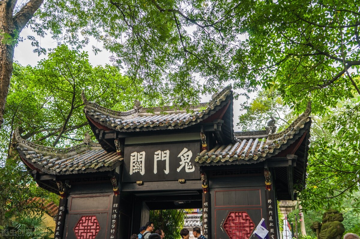 结婚遇鬼抬轿,棺材遇埋金簪,寻找无此地,回想恐惧深