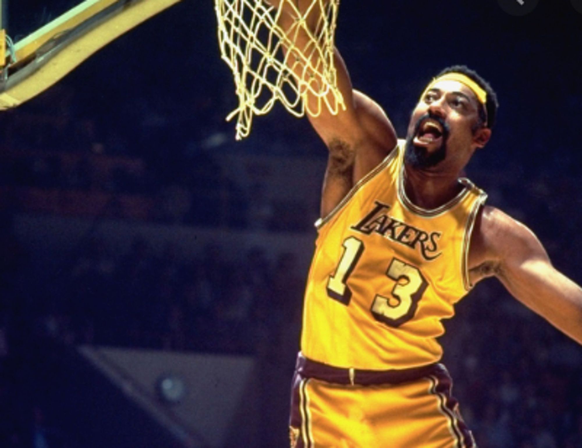 曾单场砍下100分,单赛季场均50 的张伯伦,为何没拿到四万分?