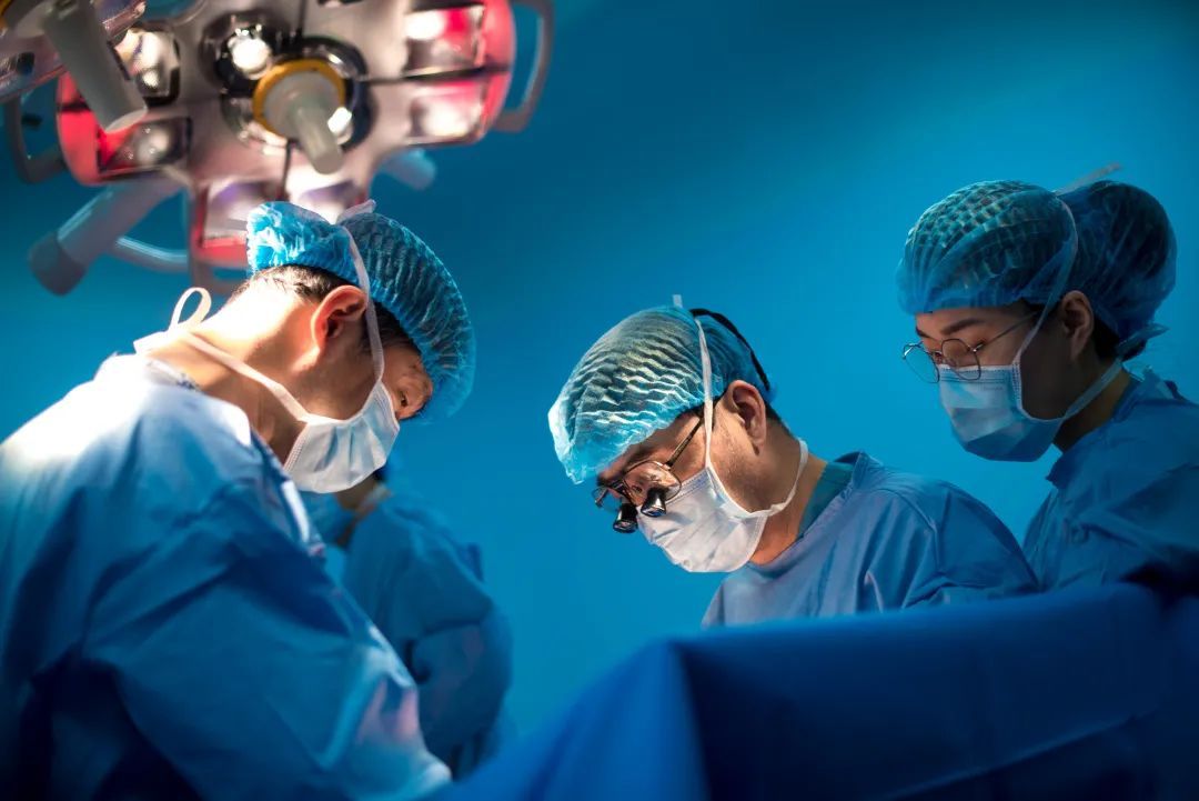 彭承宏:一次又一次不可思议的手术,一个又一个鲜活的生命