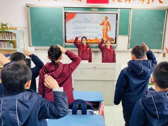 扬州世明双语学校小学部开展学雷锋系列活动