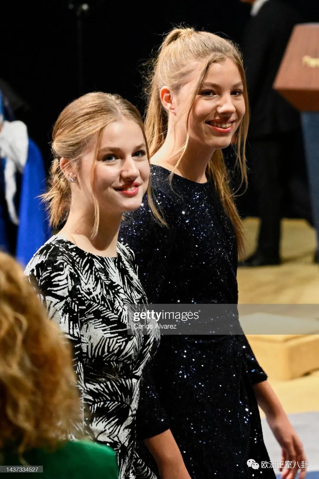 可炫目可优雅大方,17岁西班牙公主的颁奖之旅