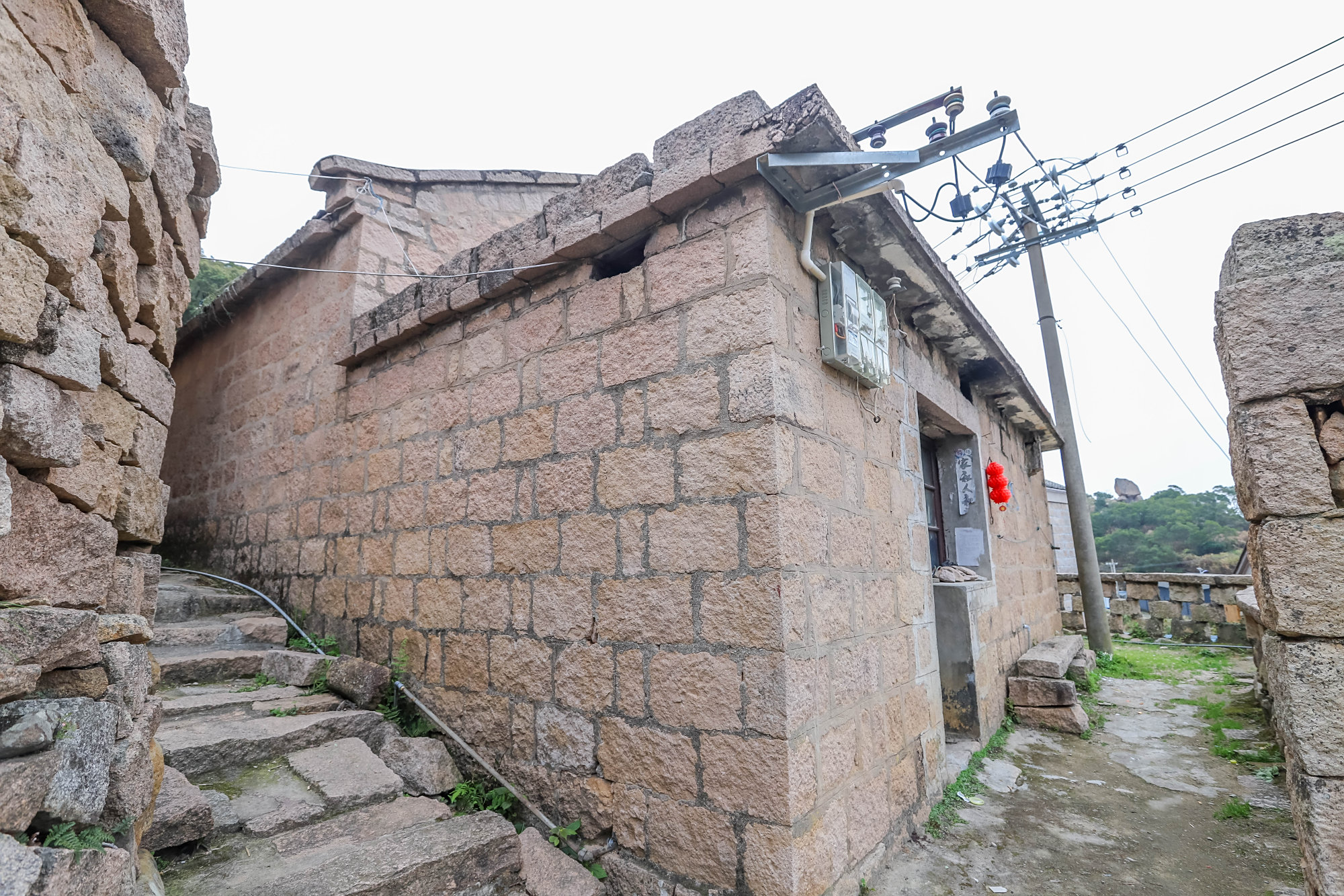 福建海边石头垒起的村庄,村民日出而作日落而息,过桃源般的生活