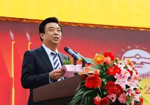 回顾"山东如意":一套西装卖7万,却负债400亿?邱亚夫做了啥