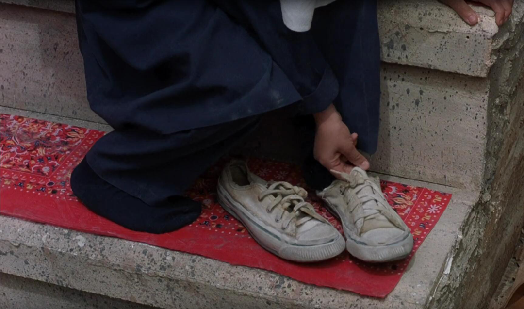 小鞋子|再苦再累也要保持爱和善良