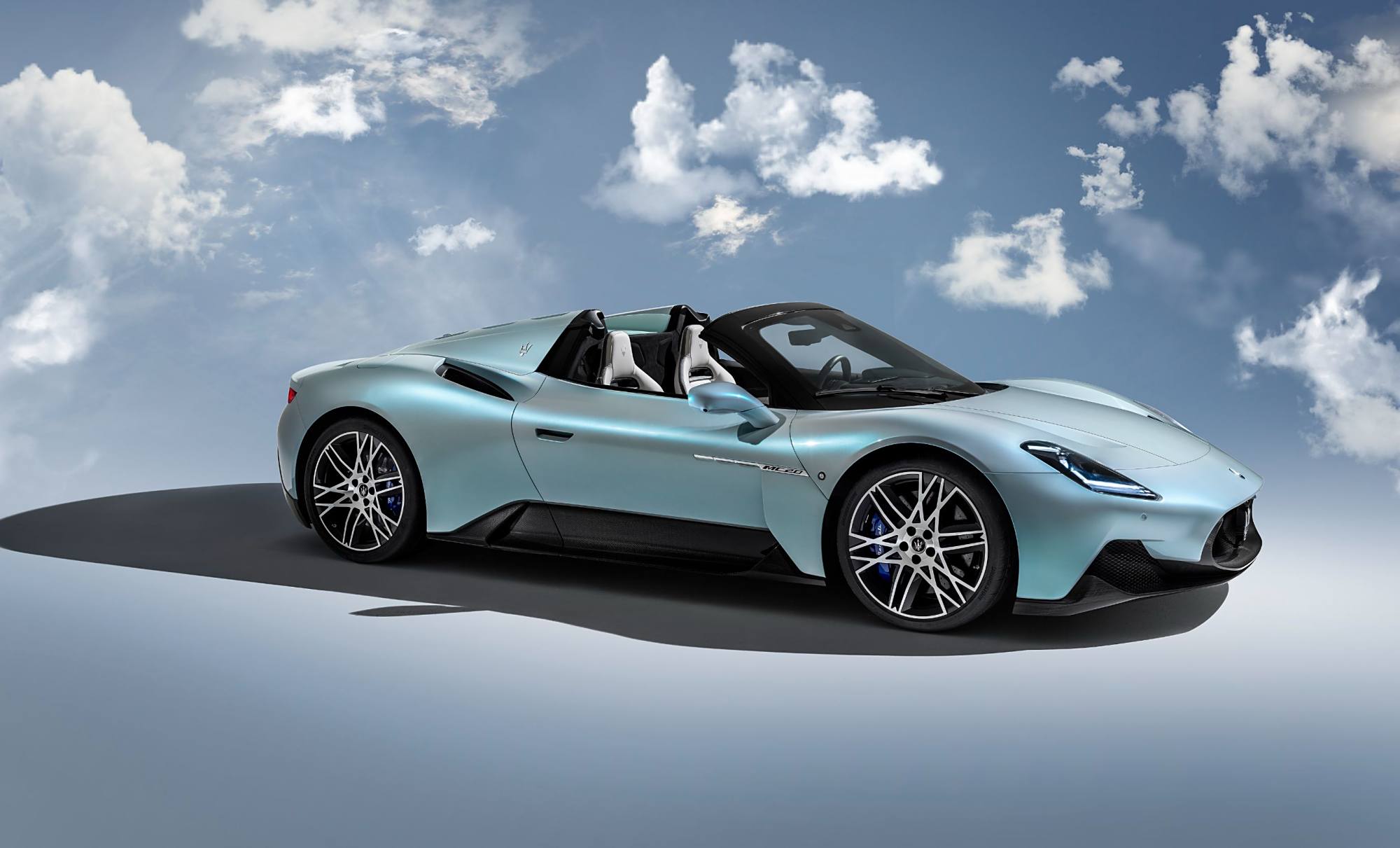 含首发限量版 玛莎拉蒂mc20 cielo敞篷跑车发布