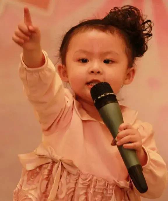 看多了大美人来看一波小美人,小小年纪演技成熟,未来可期!