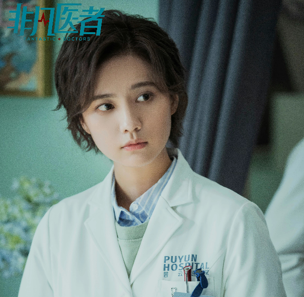 张晚意新剧《非凡医者》首波剧照曝光,女主和男二都是老熟人!