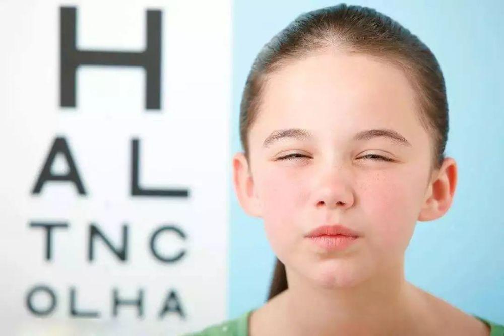 孩子说看不清楚黑板,是近视了吗?
