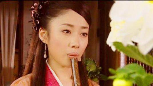 连城诀中重要人物之"人淡如菊"的凌霜华