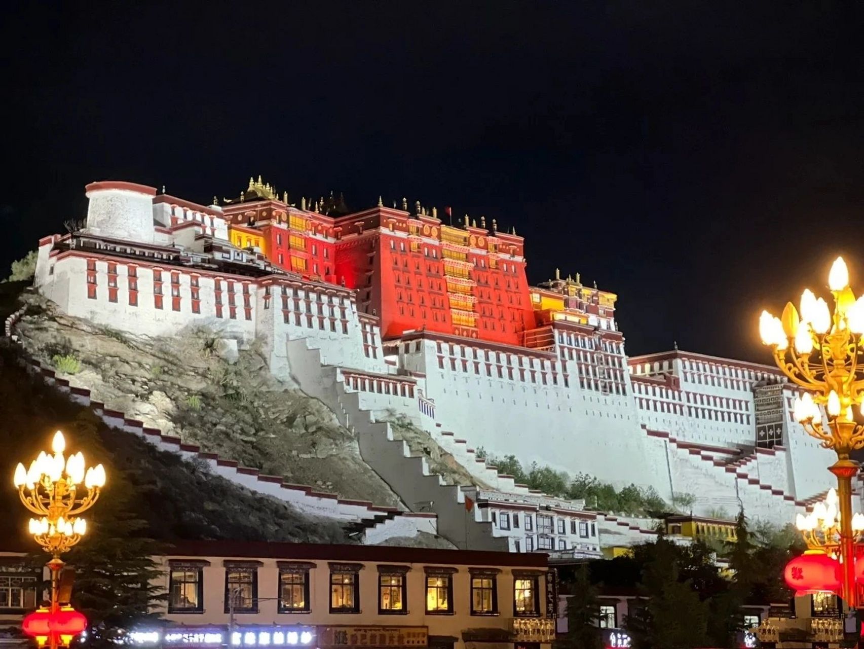 锦州的小布达拉宫,真得好挤