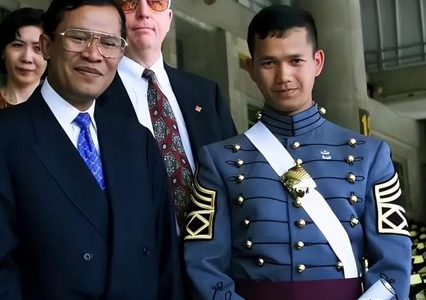 洪森任命儿子出任首相,桑兰西坚决反对不承认,并采取行动