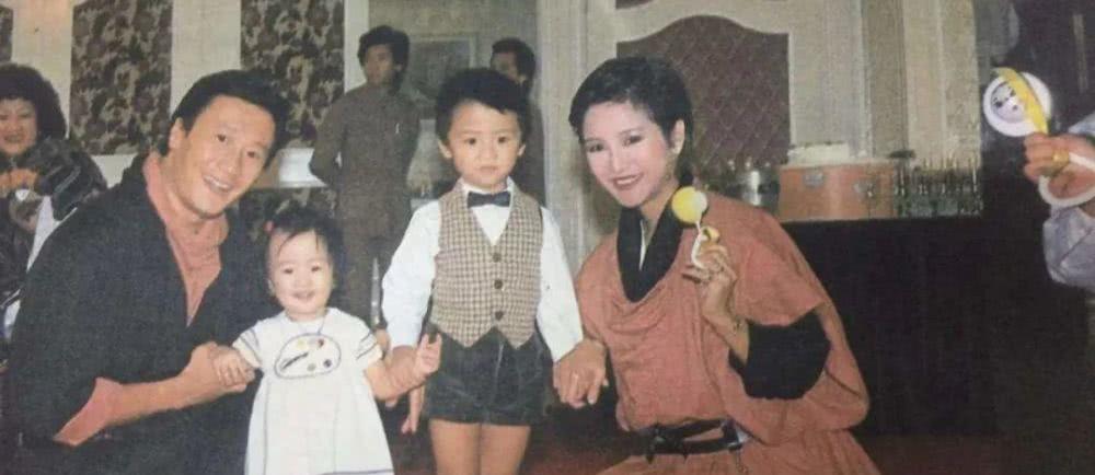 孝顺的谢霆锋:18岁替父母还债,成名后在香港为爸妈买千万豪宅