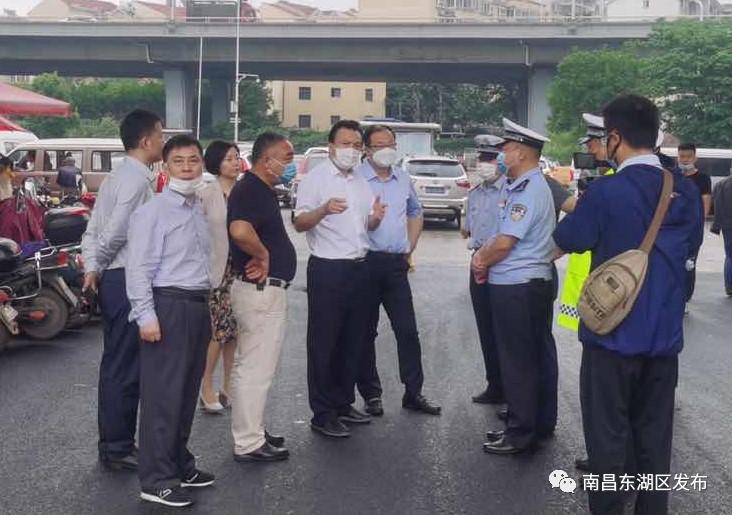 副市长万秀奇一行到赣昌水产品批发市场调研