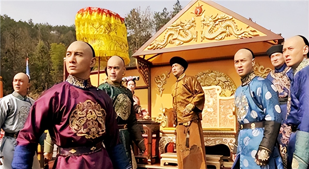 胤裪:父亲在位61年,母亲活了97岁,不参与九子夺嫡,他才是赢家