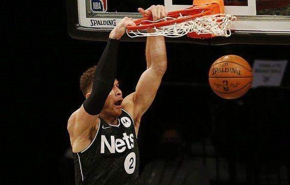 哈登伤退!篮网开门红,双星54分 格里芬惊艳,字母哥34 11难救主