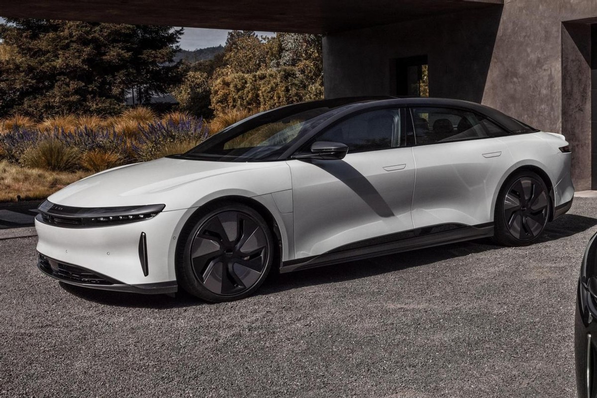lucid air新套件官图发布,售价6000美元,原石滩车展亮相