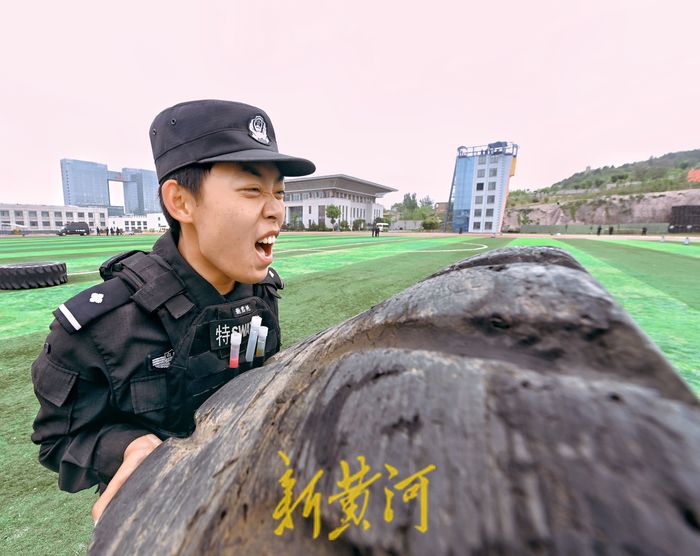 山东特警的照片图片