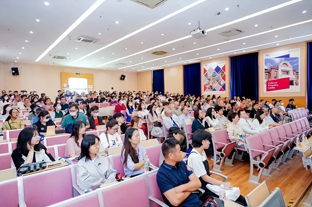 2023年上海理工大学中英国际学院校园开放日顺利举行