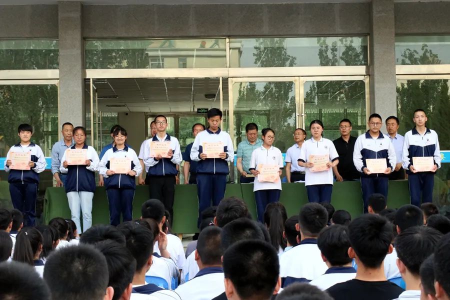 武威二中举行2020届高考30天冲刺动员暨誓师大会