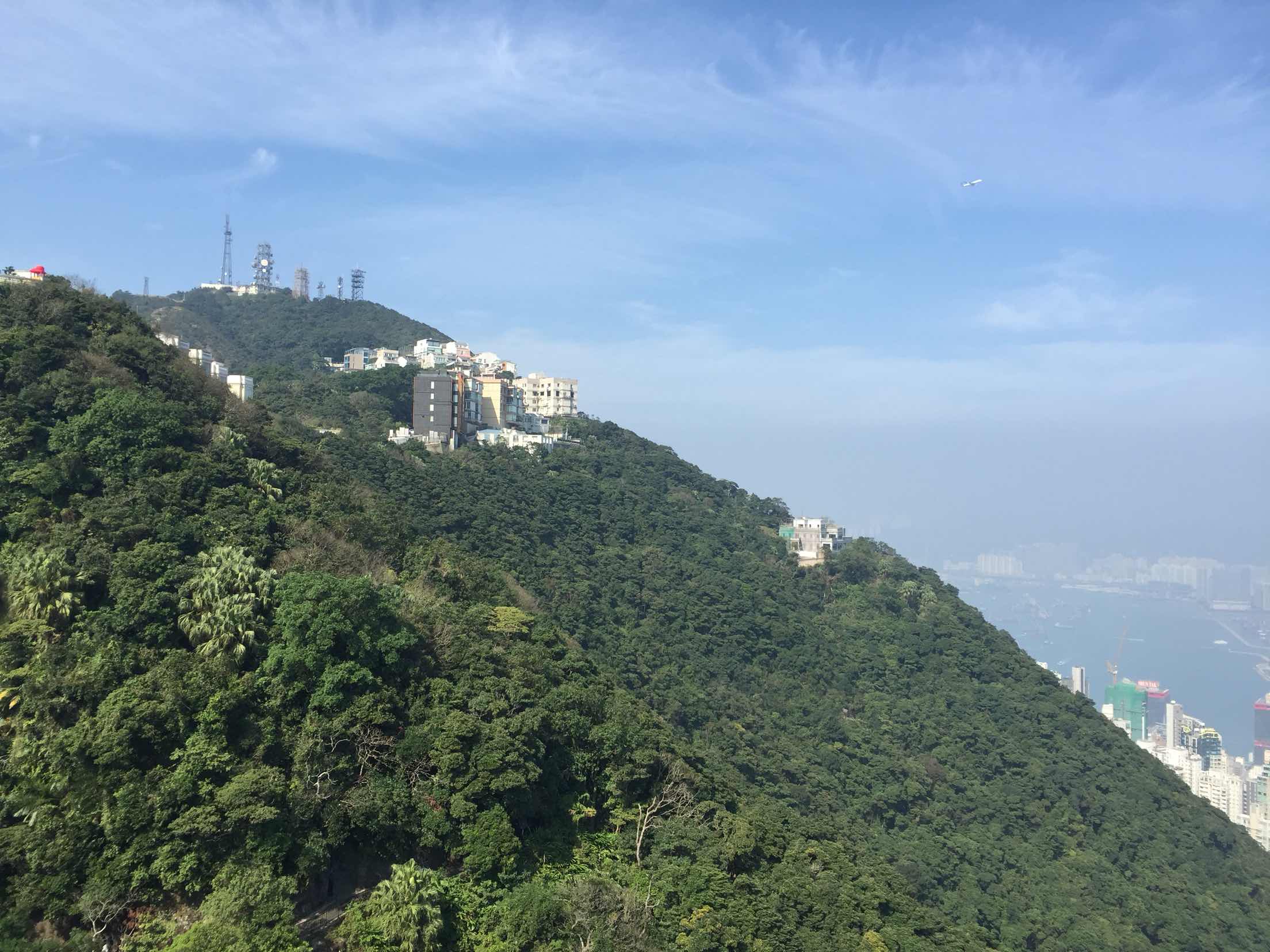 探索香港的壮丽景点,领略亚洲第一大港口的魅力!