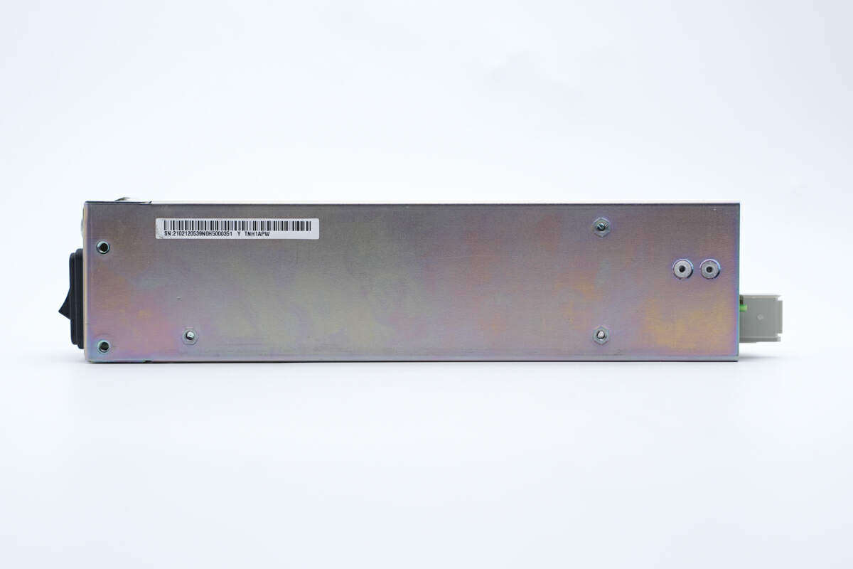 我们把华为optix osn500光传输系统60w电源拆了,比想象的要简单