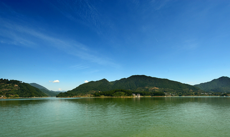 碧波萬頃景象萬千的東江湖真美