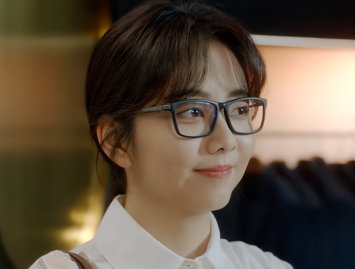 《请叫我总监》热度攀升,林更新细纹明显,谭松韵少女感十足