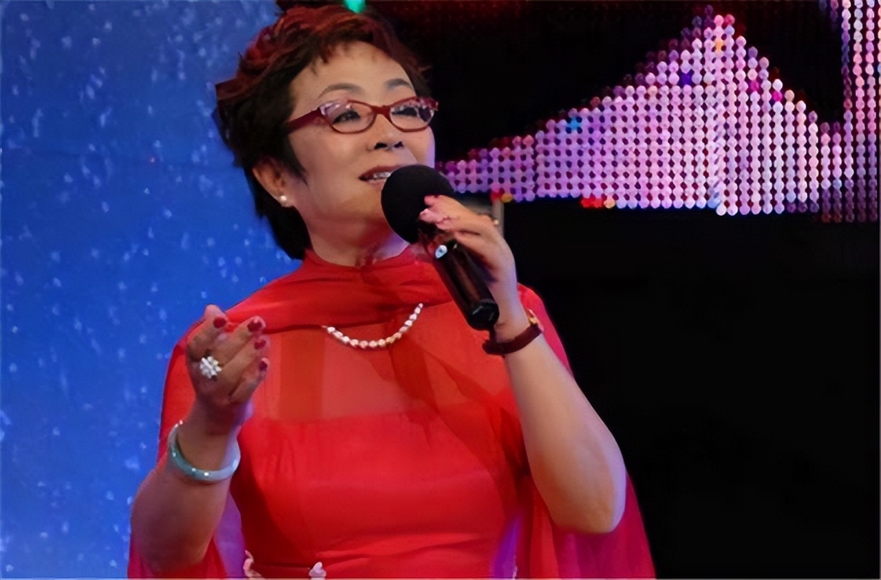 歌唱家谢莉斯:嫁郎文曜,经历2次人生悲剧后,把外孙女当亲女儿