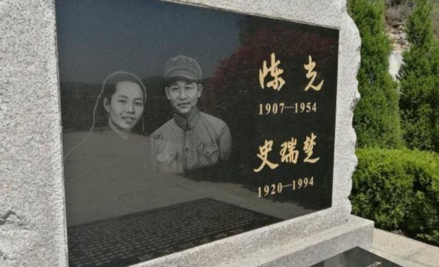 陈光将军平反之后,他的妻子当即做出决定,让孩子改回姓陈