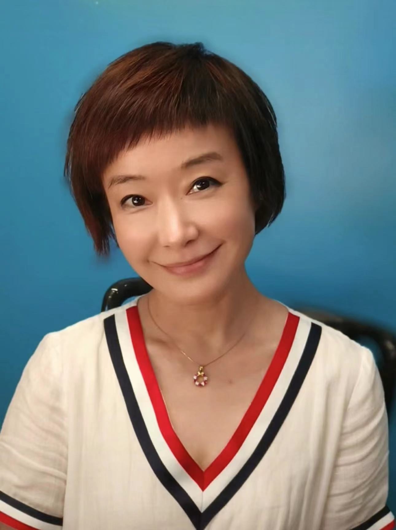 正大综艺主持团聚会:李秀媛王雪纯激动相拥,程前变样撞脸李连杰
