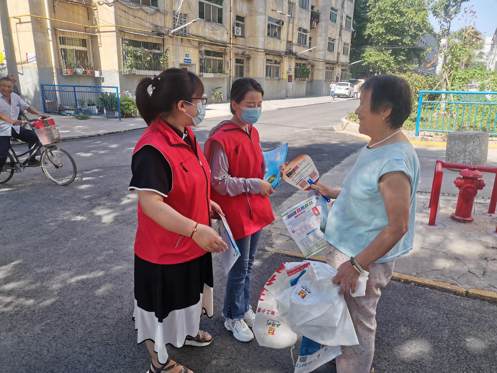 同时,通过垃圾分类宣传活动,增强了社区居民对垃圾分类知识的了解