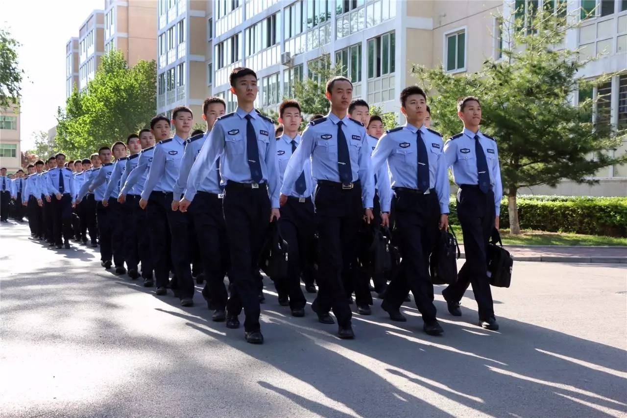 江西警察学院校服图片