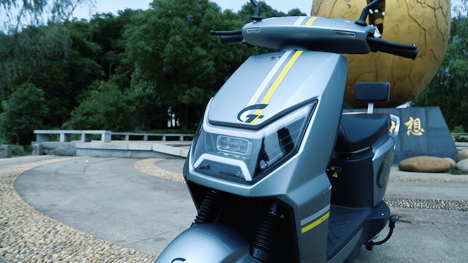 「深度评测」绿能真电摩x6系列:第三代运动型电动车扛鼎之作!