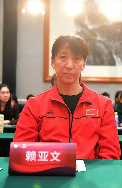 女排叛徒王怡:赛前放郎平鸽子叛逃美国,如今下场大快人心!