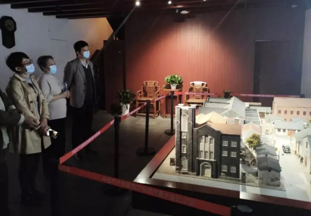 陈长璞参观中共四大纪念馆,缅怀祖父陈独秀伯父陈延年陈乔年