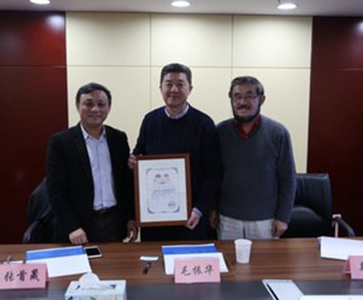 杨振宁大弟子张首晟,助华为突破5g后,丧命美国,美方坚称是自杀