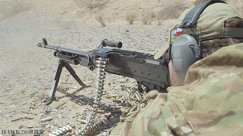 m240b机枪更换枪管之后,正在发射6.8 tvcm弹药.