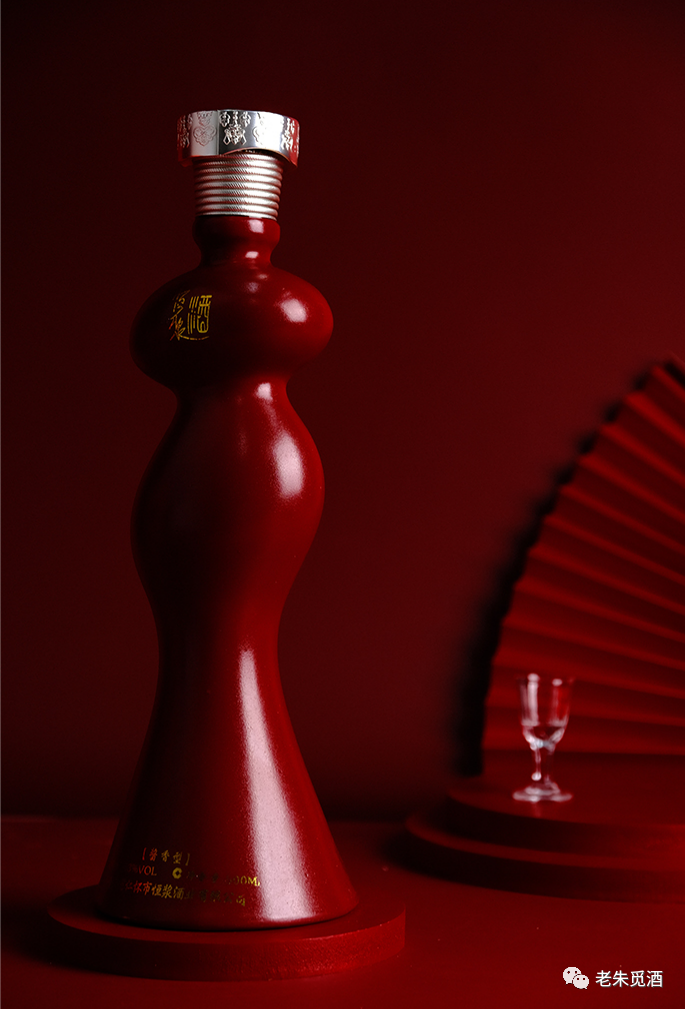 美人如玉,永恒的琼浆|茅台镇专产琼浆玉液,美女酒瓶宜收藏!