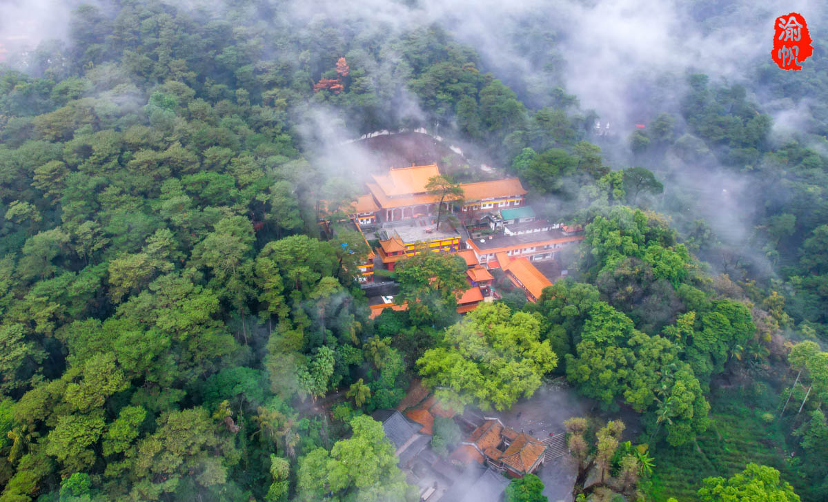 航拍天南第一山:桂平西山,古树参天藏乳泉,云雾缭绕似有仙