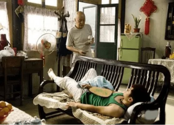 "新型啃老"正在蔓延,父母毫无察觉,以为子女很孝顺,你怎么看