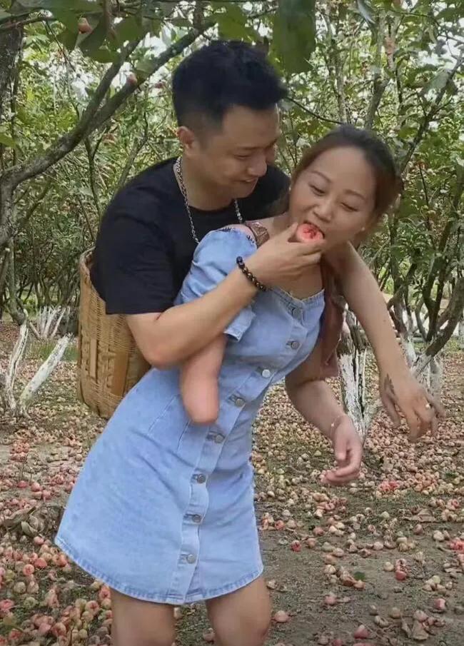 连体夫妻分手图片