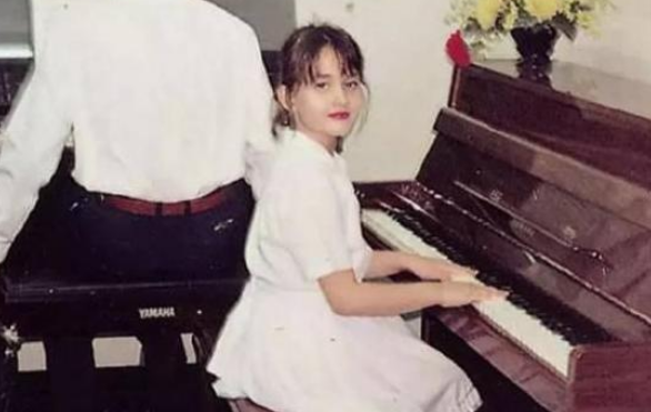 刘碧丽:抛弃陈柏霖去当小三,5年生4胎叫板原配,获3亿分手费